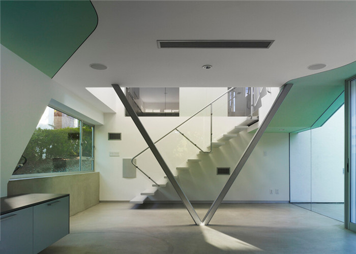 簡約前衛(wèi)的豪宅設計案例