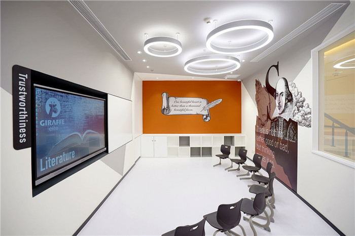 上海長(zhǎng)頸鹿高端美語(yǔ)教育培訓(xùn)機(jī)構(gòu)教室裝修設(shè)計(jì)實(shí)景圖