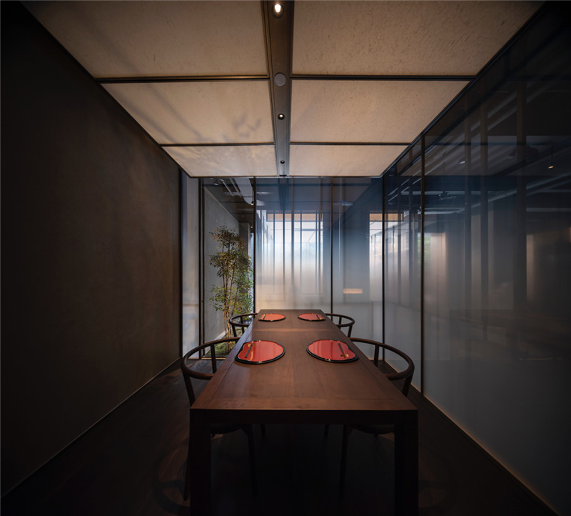 東方美學(xué)   福州朧月·鮨處日式料理餐廳設(shè)計